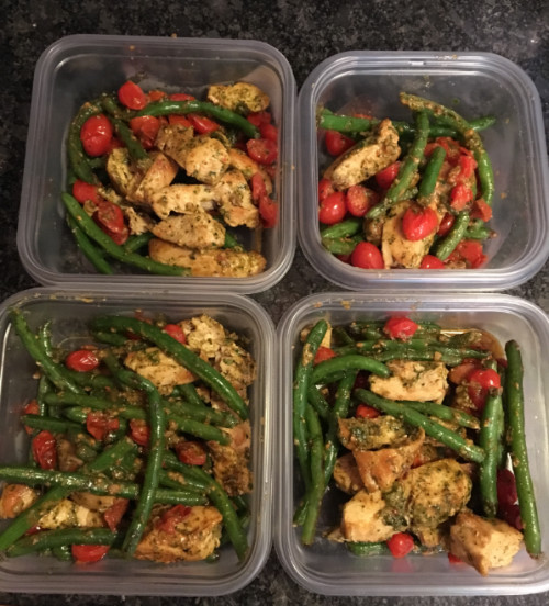 Lunch prep: Pesto Chicken | Kimberussell.com