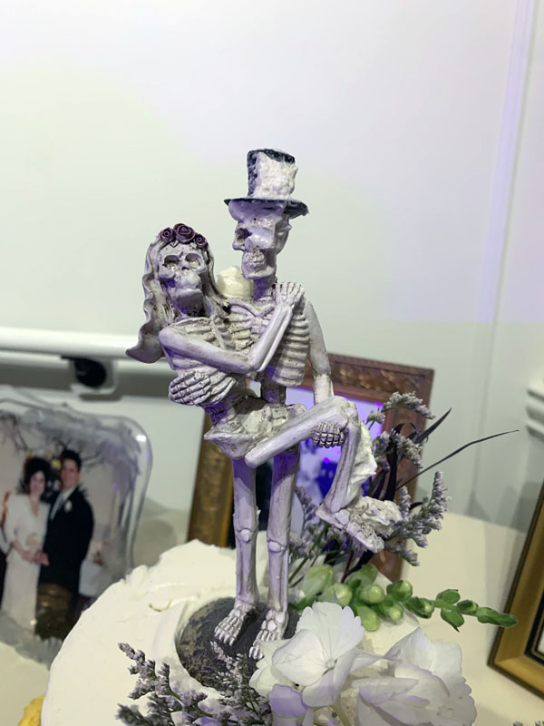 skeleton bride and groom cake topper