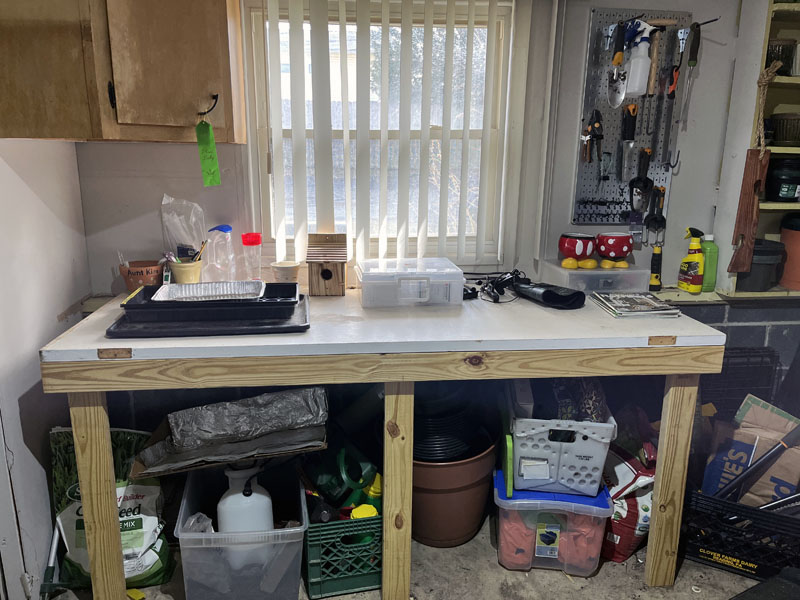 a VERY WELL ORGANIZED gardening table.