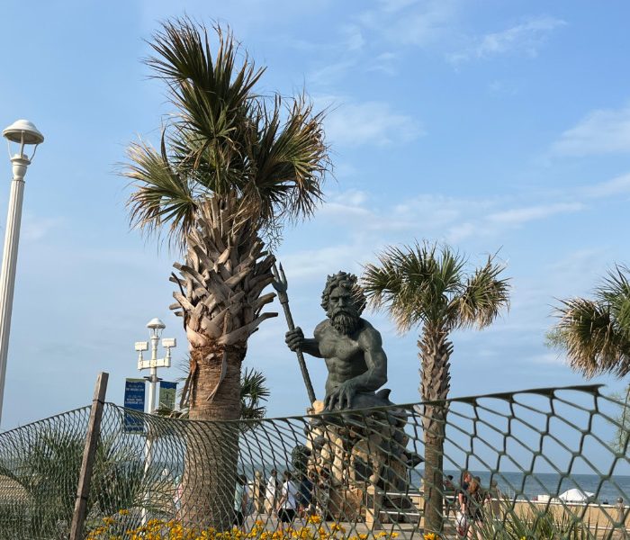 king neptune statue at virginia beach